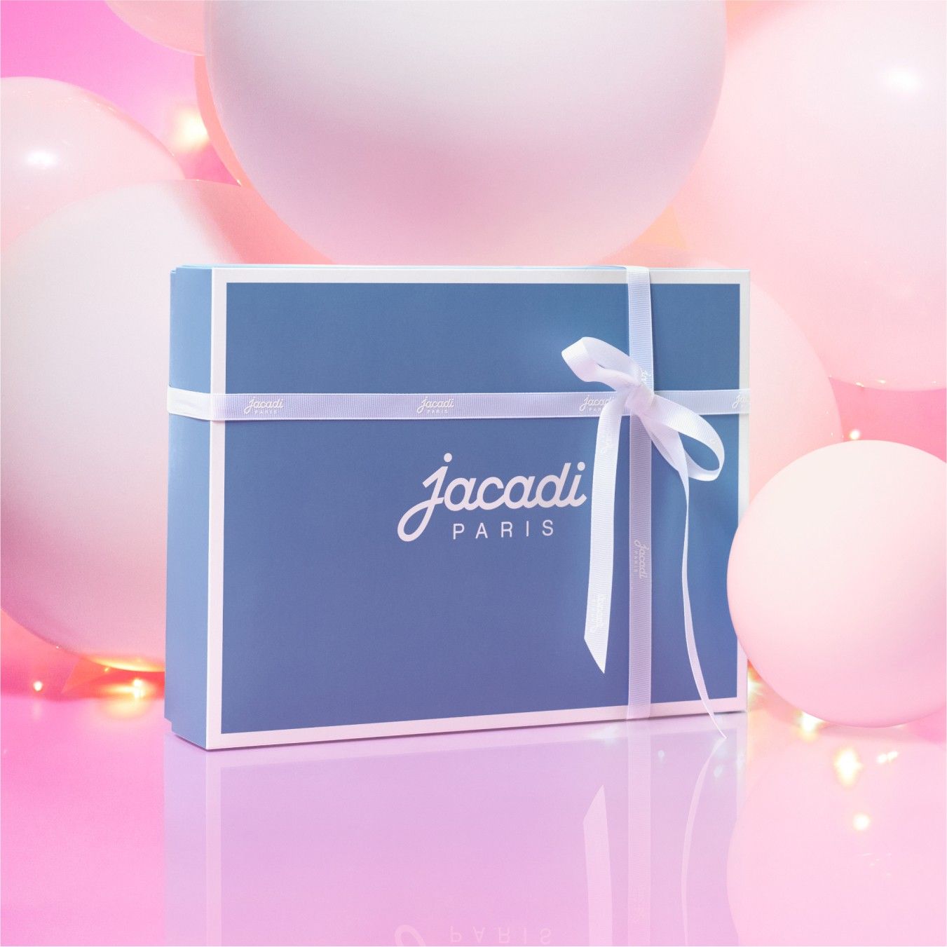 Discover Jacadi Gift ideas : scented waters, plush toys, cashmere sweaters, warm accessories, baby sets…