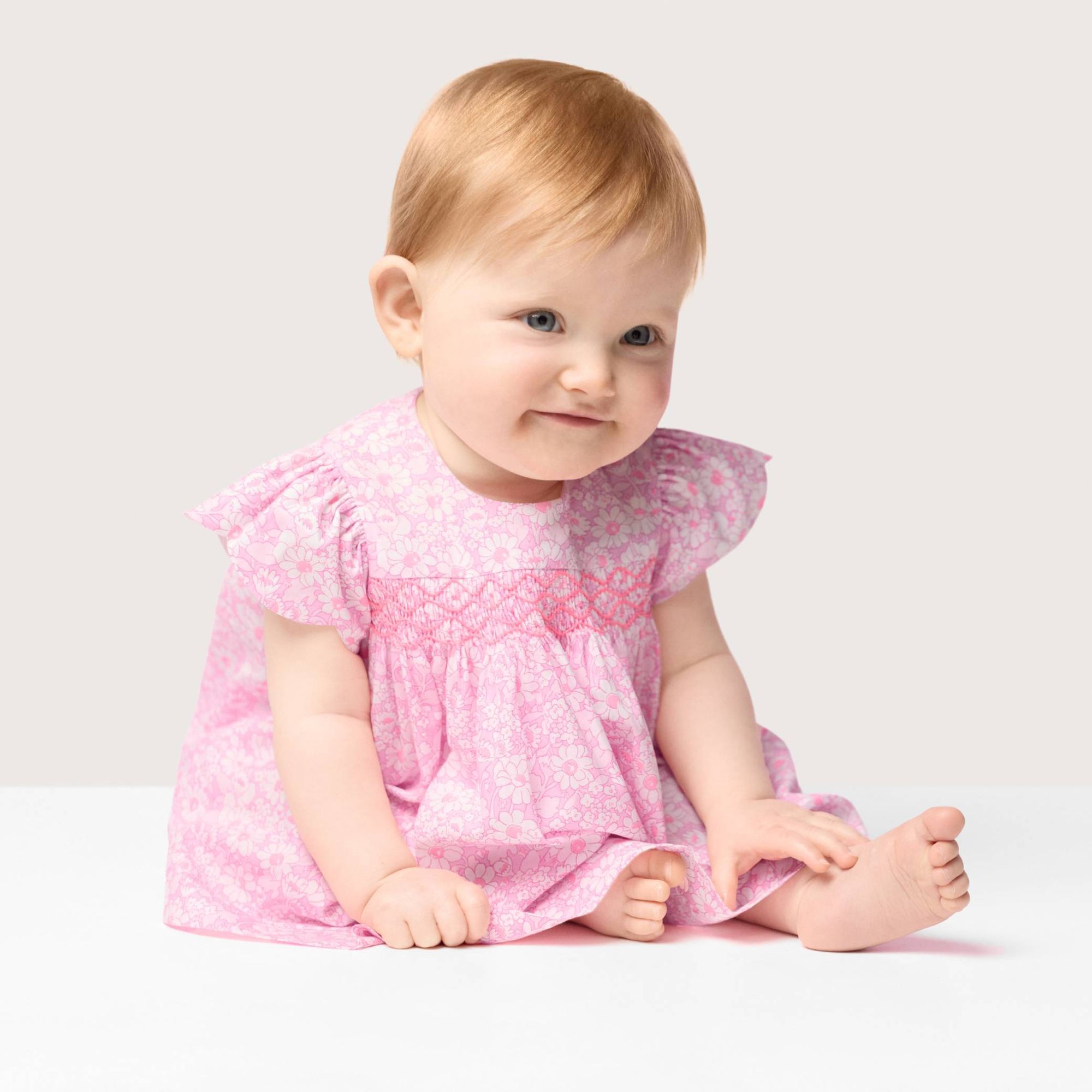 newborn dress Baby Girl Lace Set, 4 Pieces Outfit for Special Occasions (US, Age, 0 Months, Gold, Ivory (with Gift Box)): Clothing, Shoes & Jewelry Perfect for your little ones special moments Newborn Photography Dress for 3